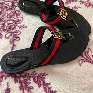 Gucci Women's Black and Red Logo Sandals
